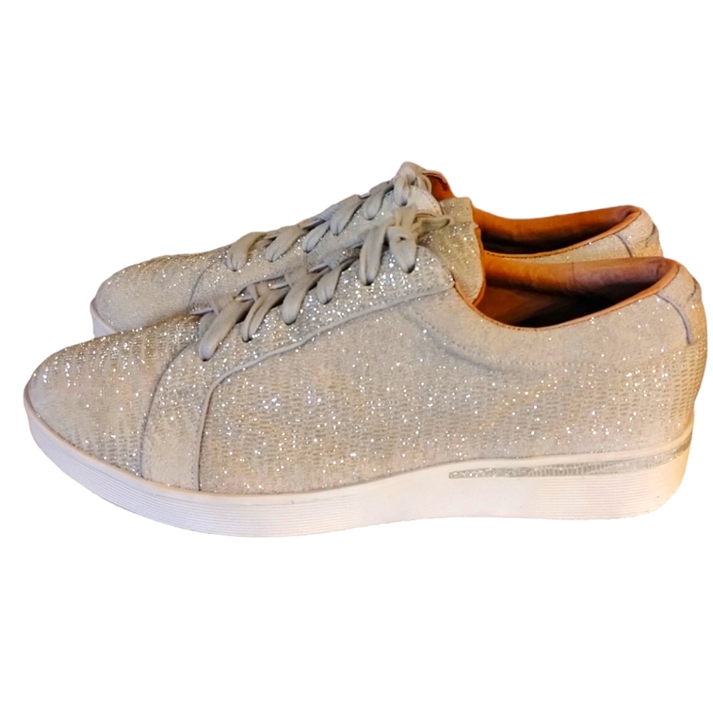Beautiful Gentle Souls By Kenneth Cole Sparkly Ivory Tennis Shoes Size 1…